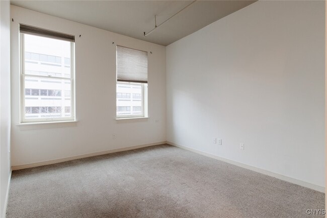 Building Photo - 208 W Water St