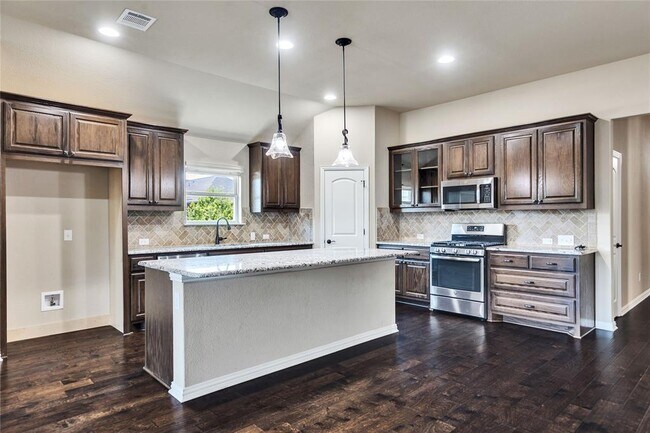 Building Photo - 2132 Montesol Ln