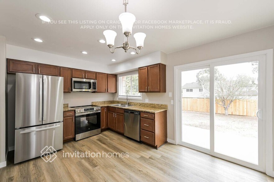 Building Photo - 17430 E Gunnison Pl