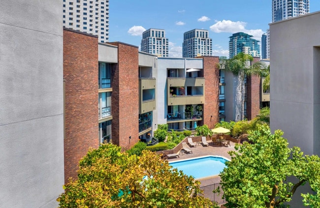 Building Photo - 750 State St