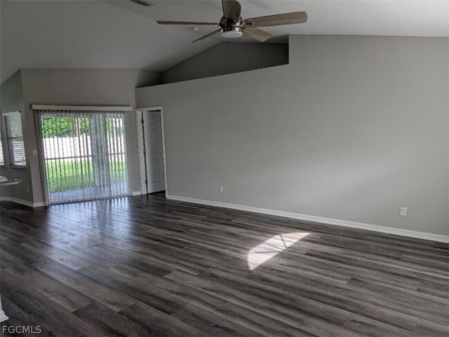 Building Photo - 4614 SW 7th Ave