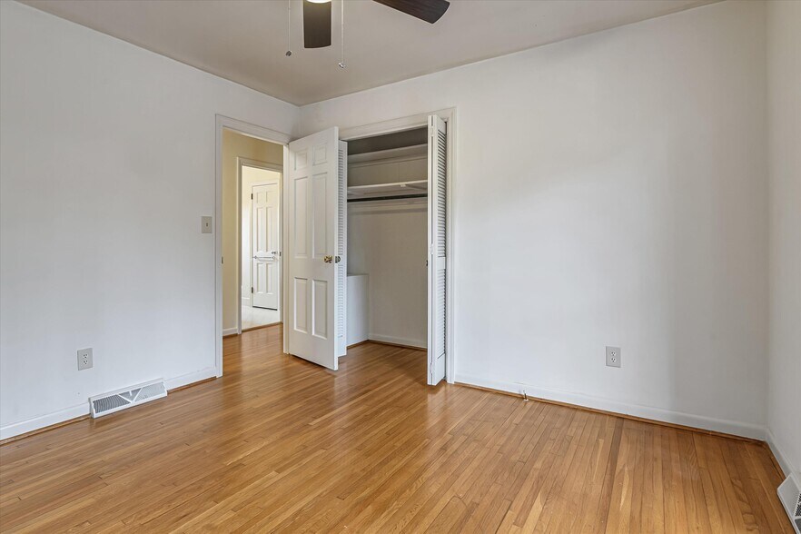 Building Photo - 700 Rama Rd