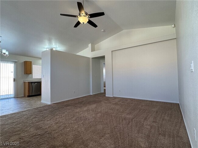 Building Photo - 5934 Gingham St