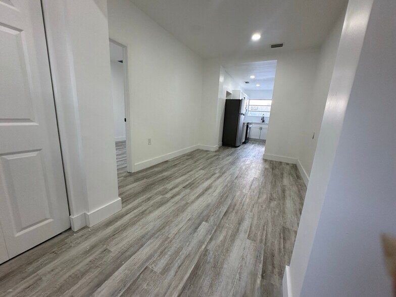 Building Photo - 901 NW 46th St