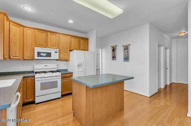 Building Photo - 6 Castile Ct