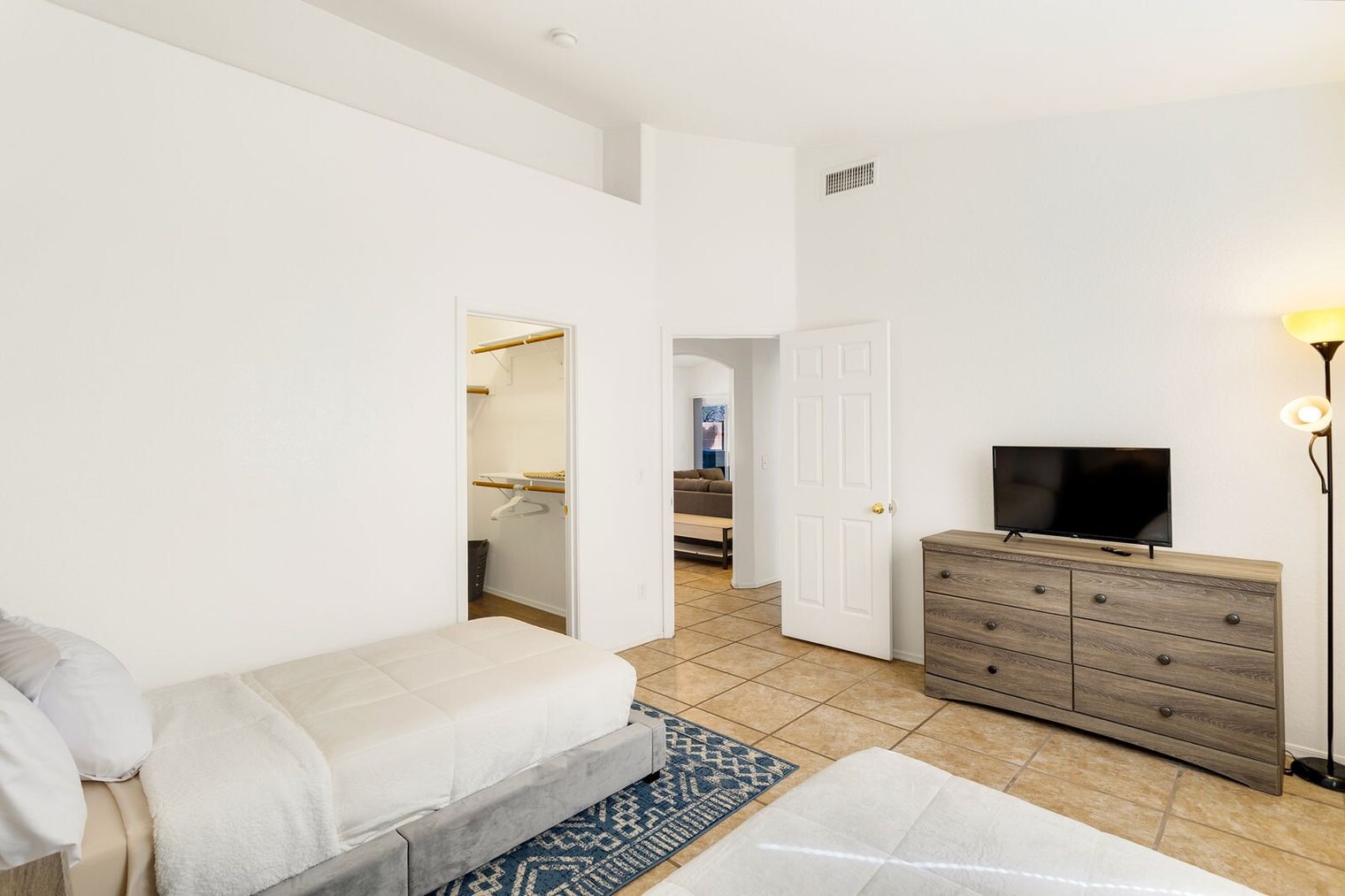 Building Photo - 7435 W Sonesta Dr
