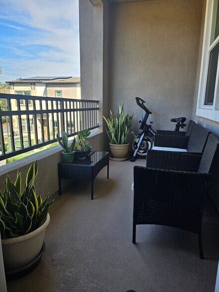 Building Photo - 11737 Florence Ave