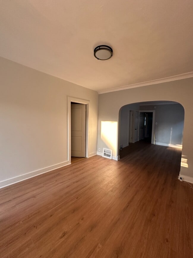 Building Photo - Spacious 4BR/1BA Chicago Brick Home – Fenced Backyard