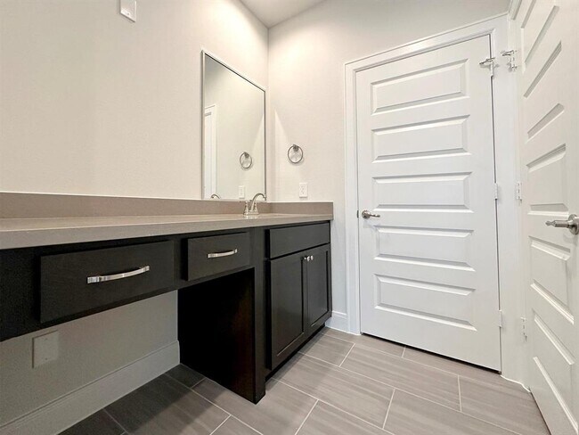 Building Photo - 2716G Grand Fountains Dr