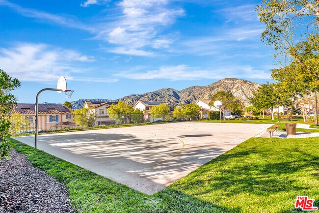 Building Photo - 12440 La Cresta Way