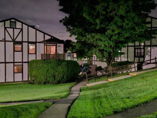 Building Photo - 493 Sierra Vista Ln