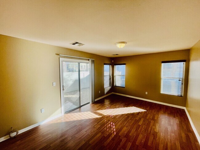 Building Photo - Open Design Plan 3 Bd + Office, 3 bth, New Floors, New paint!