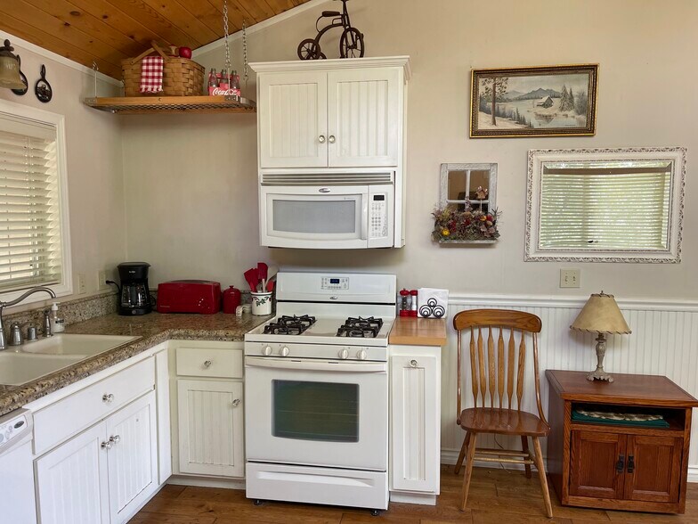 Building Photo - 1455 Rockspray Dr