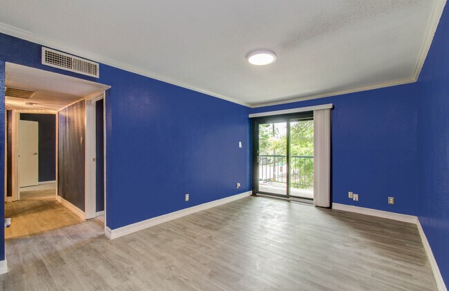 Building Photo - 2814 S Bartell Dr
