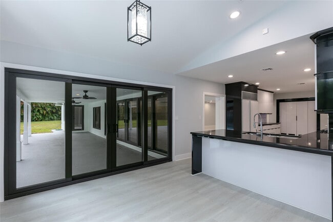 Building Photo - 13401 SW 83rd Ave