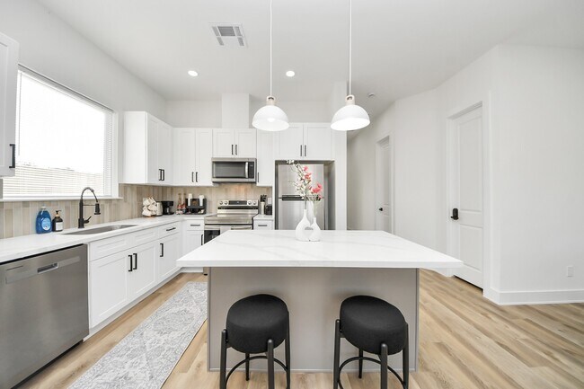 Building Photo - 3909 Maggie St