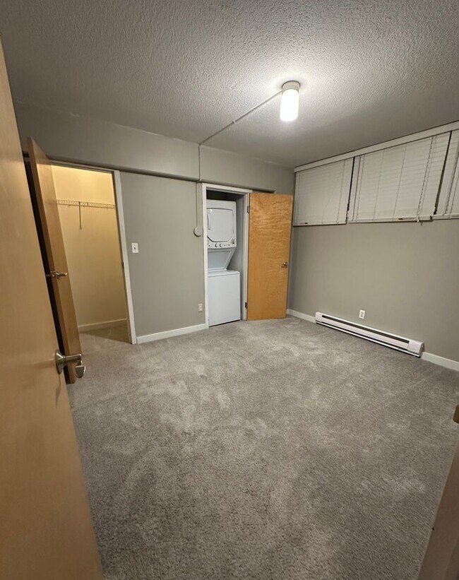 Building Photo - Updated 2BR Condo at Sky Terrace (Utilitie...