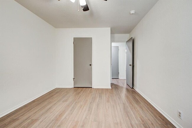 Building Photo - 1030 Walsh Ln