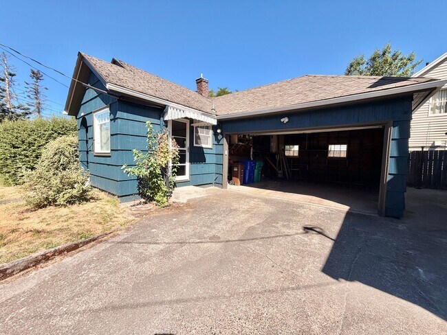 Building Photo - 1517 N Russet St