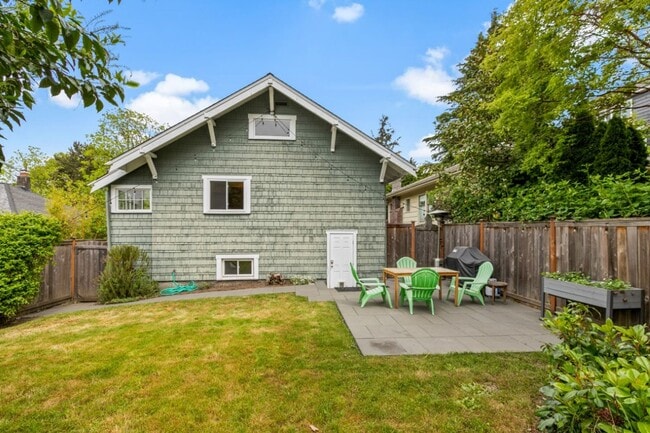 Building Photo - 4Bd/2Ba Seattle Home