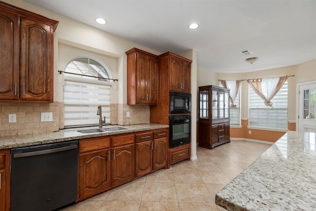 Building Photo - 5719 Indigo Trails Dr