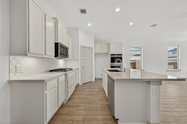 Building Photo - 29215 Pikes Peak Dr