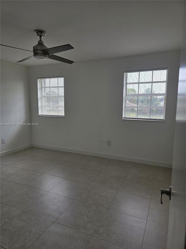 Building Photo - 4964 SW 121st Ave