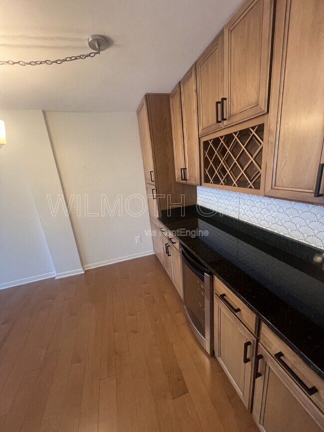 Building Photo - 3965 N Meridian St