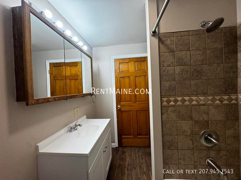 Building Photo - 8 Spring St