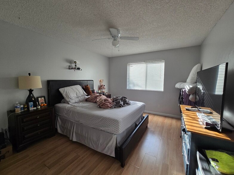 Building Photo - 10420 SW 158th Ct