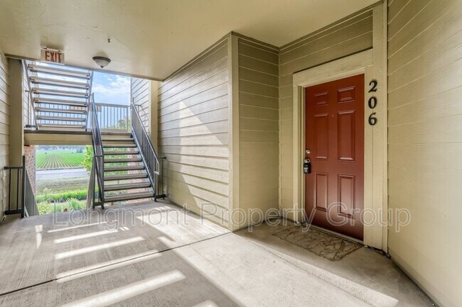 Building Photo - 804 Summer Hawk Dr