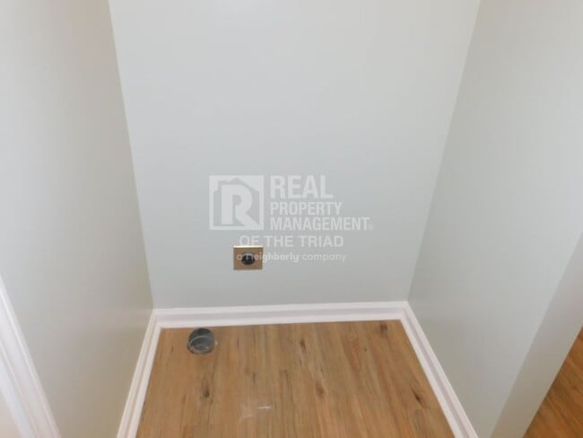 Building Photo - Recently renovated 3BR/1BA in Winston-Salem!