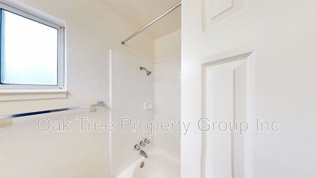 Building Photo - 623 F St