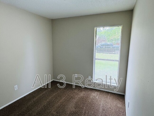 Building Photo - 4107 Beardsley Dr