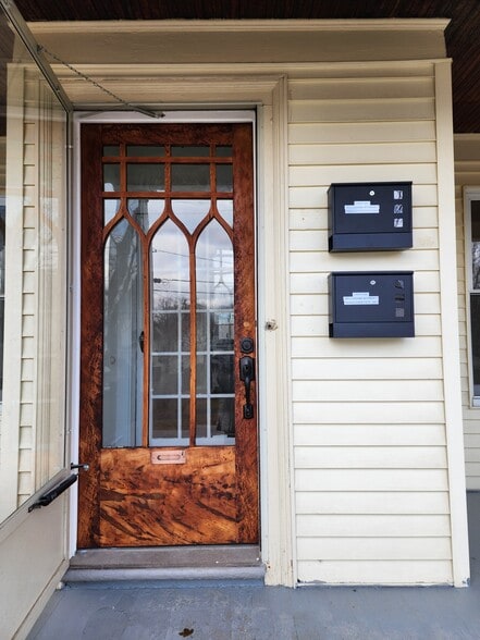 Building Photo - 33 Lodge St