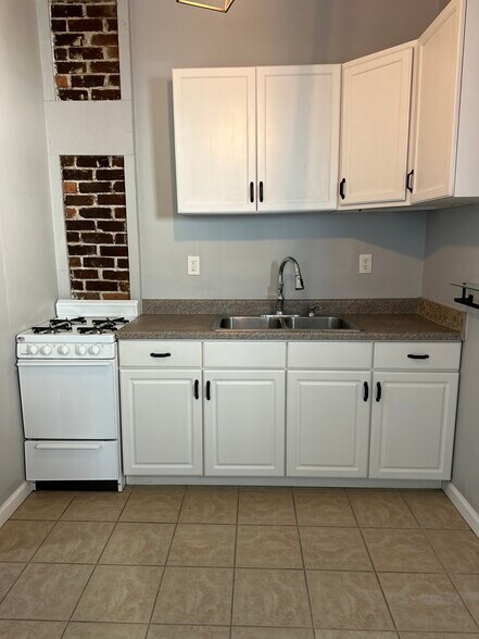 Building Photo - 7326 Freret St