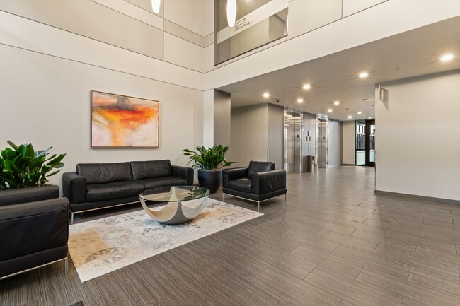 Building Photo - 1830 NW Riverscape St