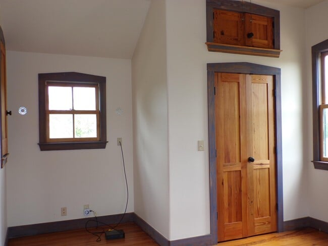 Building Photo - 1301 Pecan Valley Dr