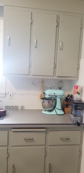 kitchen - 879 Broadway