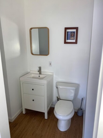 Building Photo - 2847 S Holt Ave