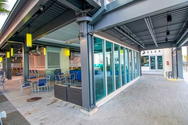 Building Photo - 1120 E Kennedy Blvd