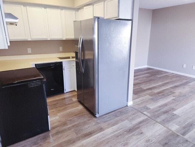 Building Photo - 205-207 Lincoln St