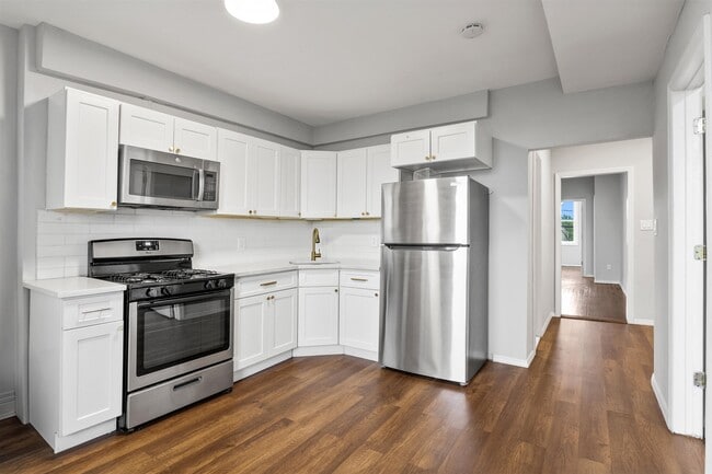 Primary Photo - 1102 Avenue C