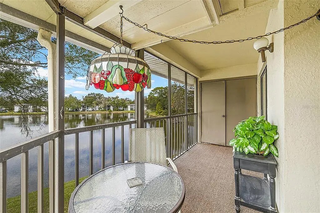 Building Photo - 222 Woodlake Wynde