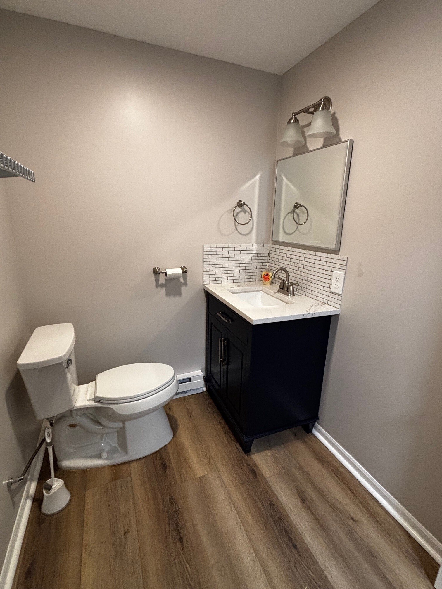 Building Photo - 981 Yale Ave