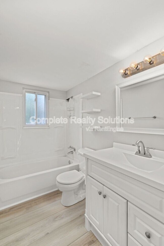 Building Photo - 2042 Gascony Parc Dr