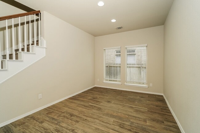 Building Photo - 441 Lacey Oak Lp