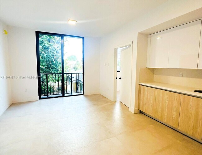 Building Photo - 1547 NW 2nd St