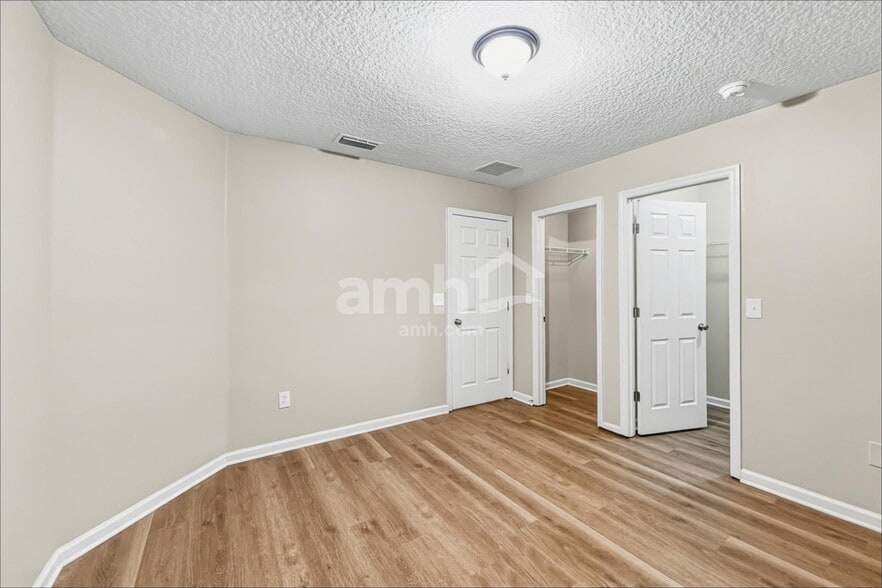 Building Photo - 1779 Ferncreek Dr