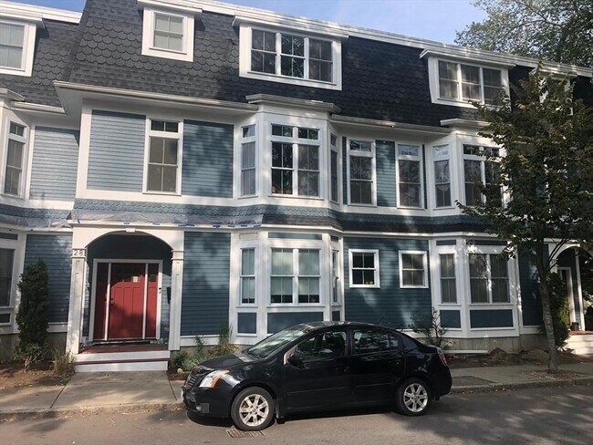 Building Photo - 30 Dorr St